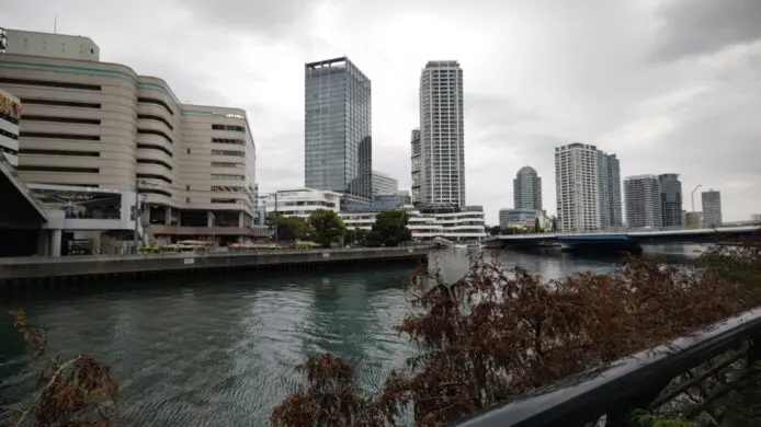 AQUOS R6の超広角カメラで撮影した横浜の風景