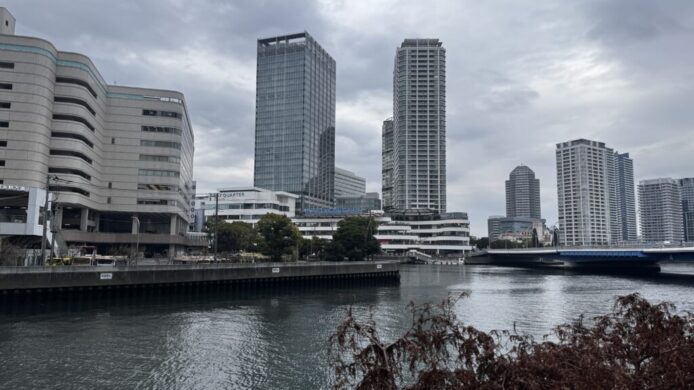 iPhone15 Pro Maxで超広角で撮影した横浜の風景