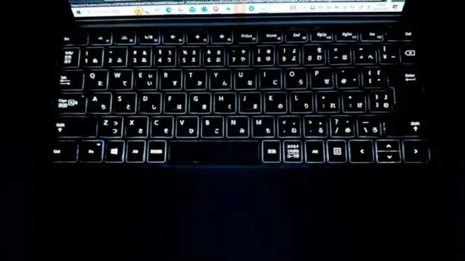 Surface Pro4のキーボードバックライトを点灯